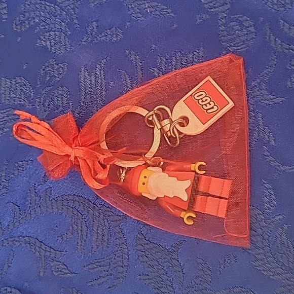 🎅 LEGO Santa Minifigure Keychain - Cute Stocking Stuffer!! 🎄🎁 - Picture 11 of 12